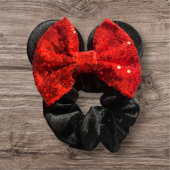 Disney Mickey Ears Scrunchies NWOT Set of 5 - Picture 3 of 5